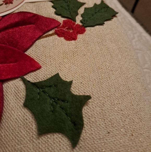 Holiday Time Pointsetta Christmas Tree Skirt - Picture 5 of 7